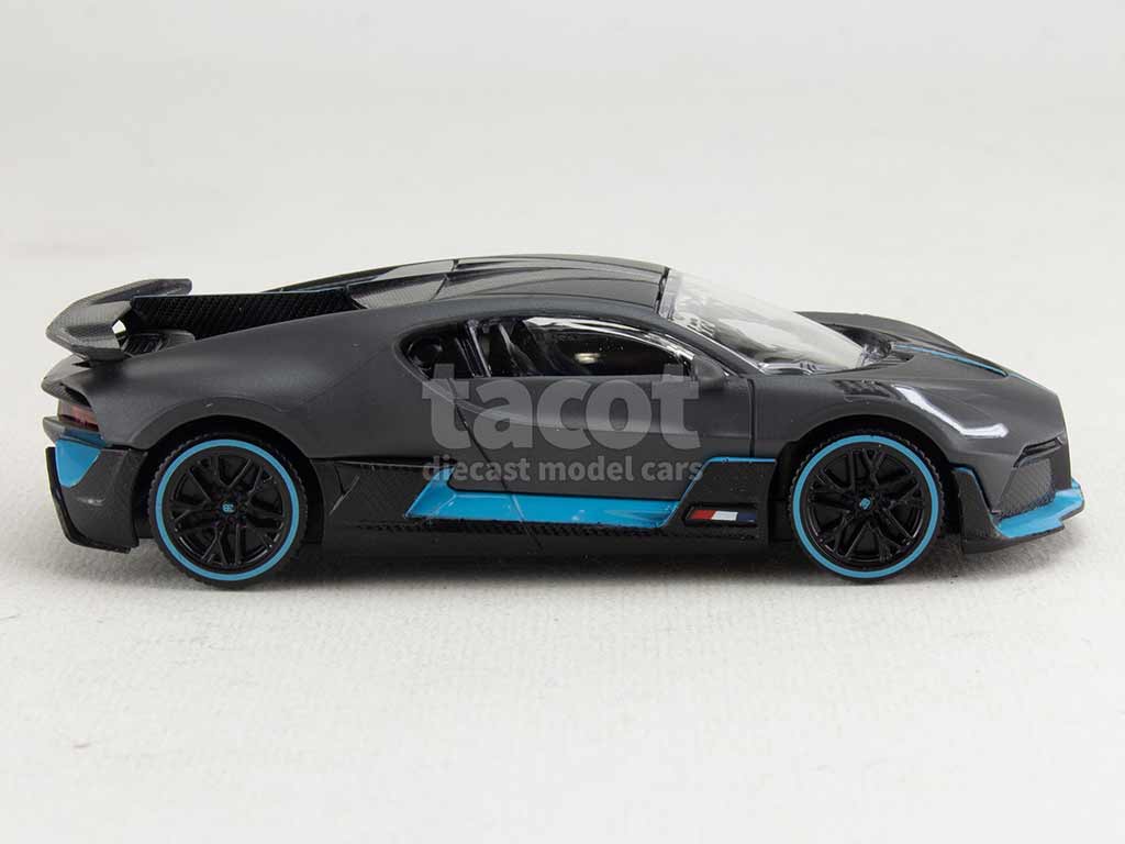 104703 Bugatti Divo 2019