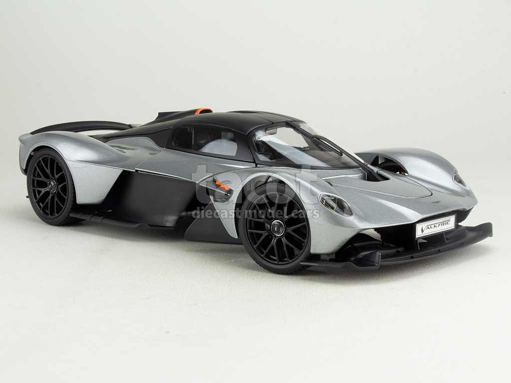 104728 Aston Martin Valkyrie 2022