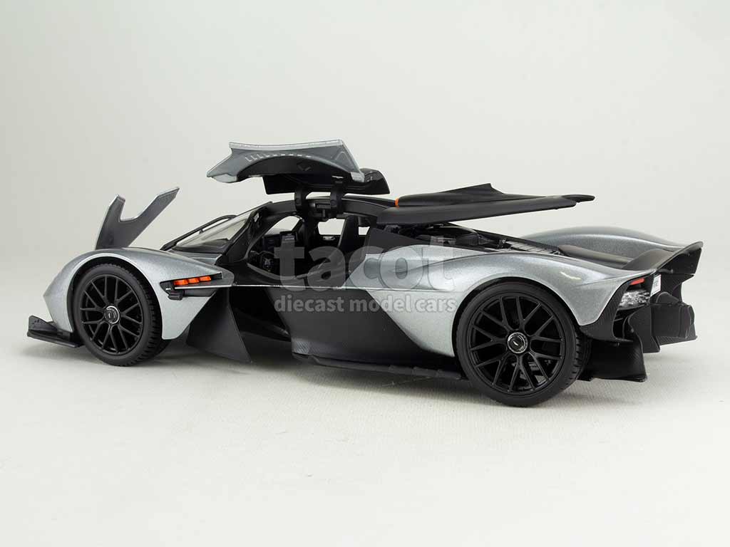 104728 Aston Martin Valkyrie 2022