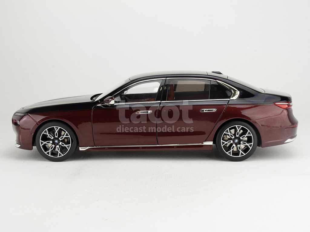 104804 BMW i7 2022