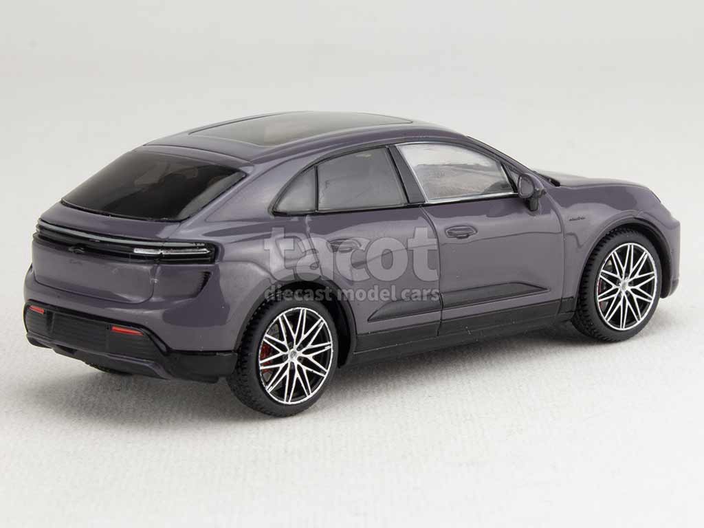 105191 Porsche New Macan Turbo 2025