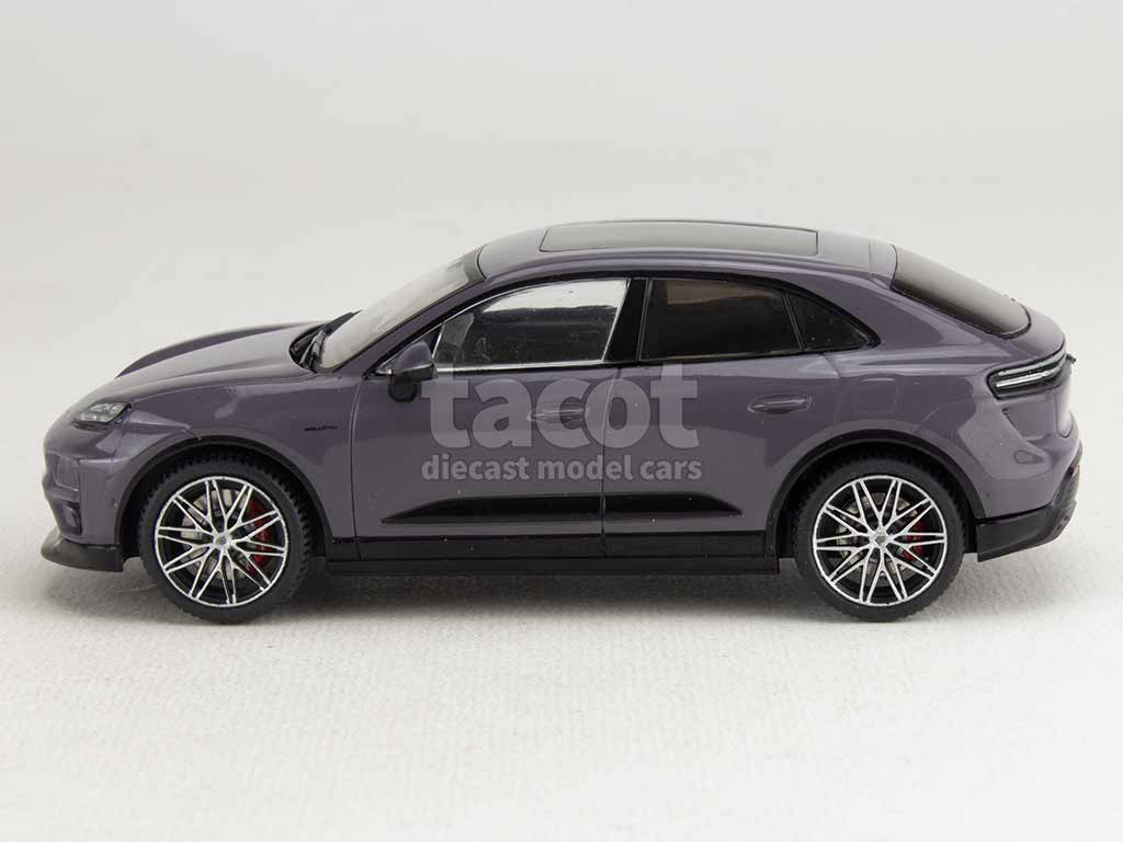 105191 Porsche New Macan Turbo 2025