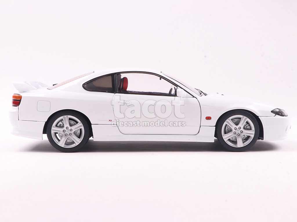 105358 Nissan Silvia S15 Spec-R Aero 1999