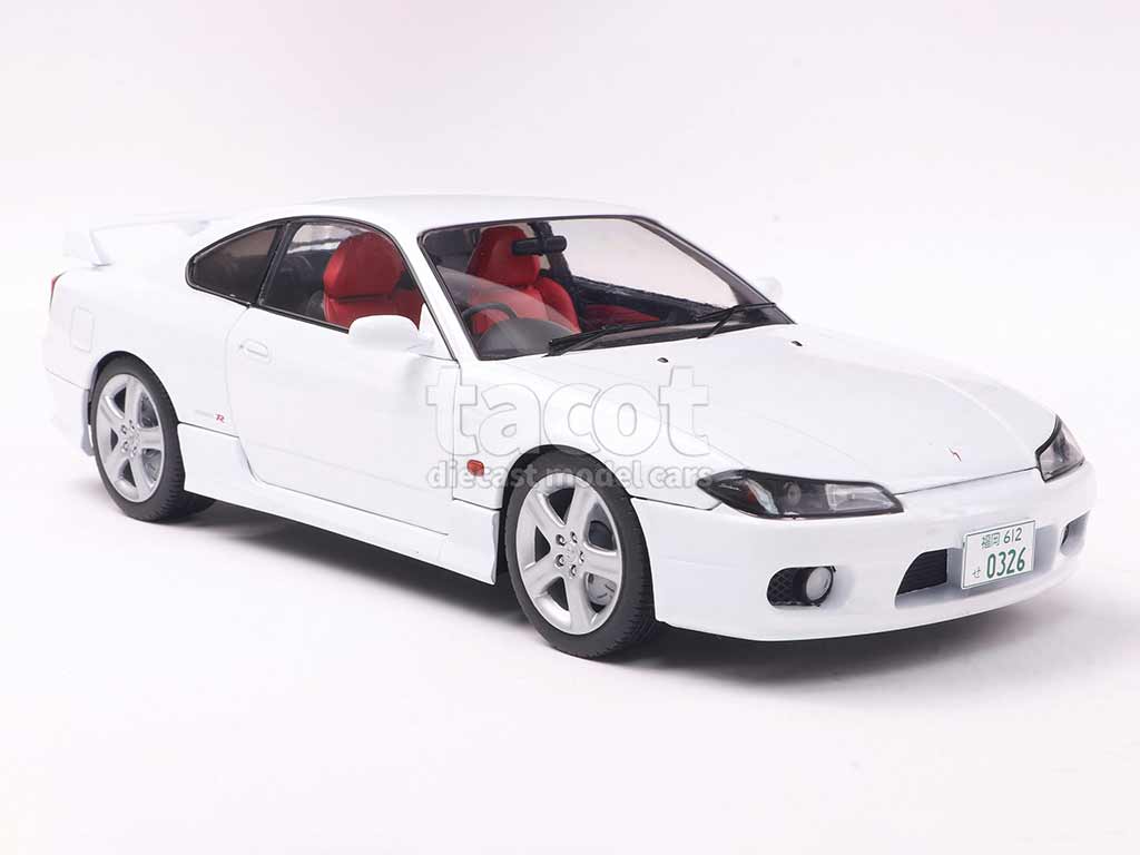 105358 Nissan Silvia S15 Spec-R Aero 1999