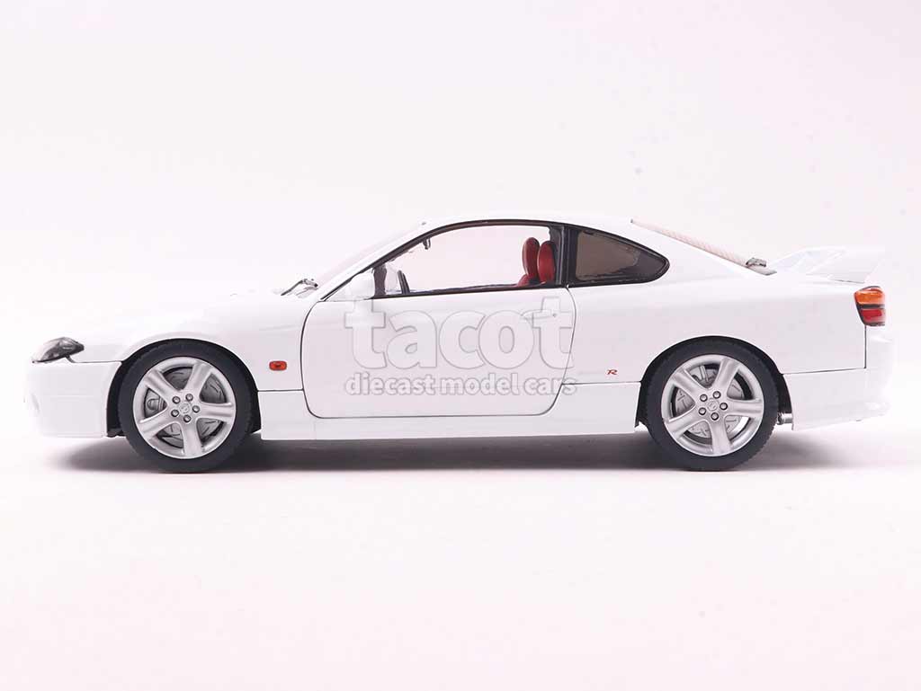 105358 Nissan Silvia S15 Spec-R Aero 1999