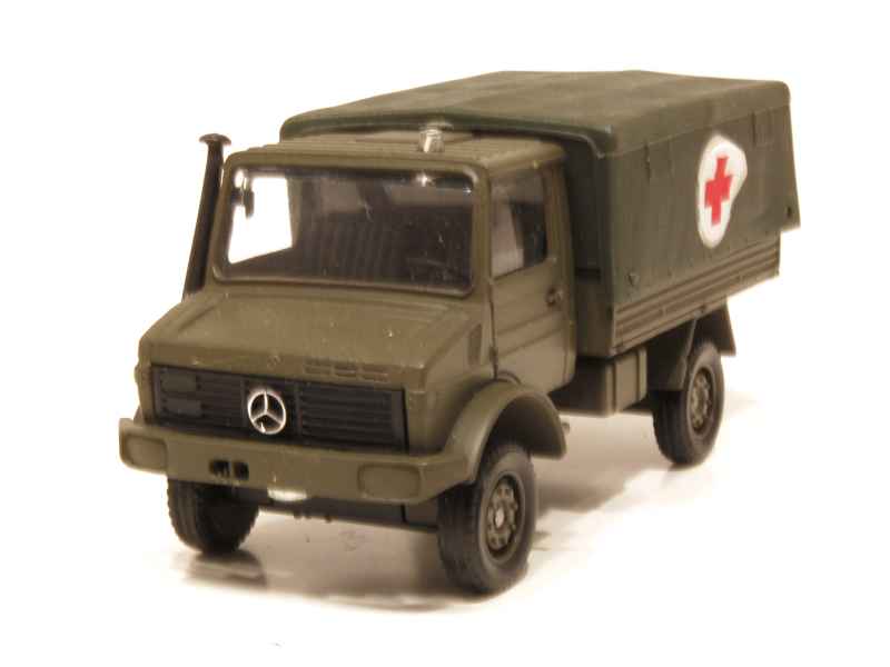 43267 Mercedes Unimog Ambulance Militaire