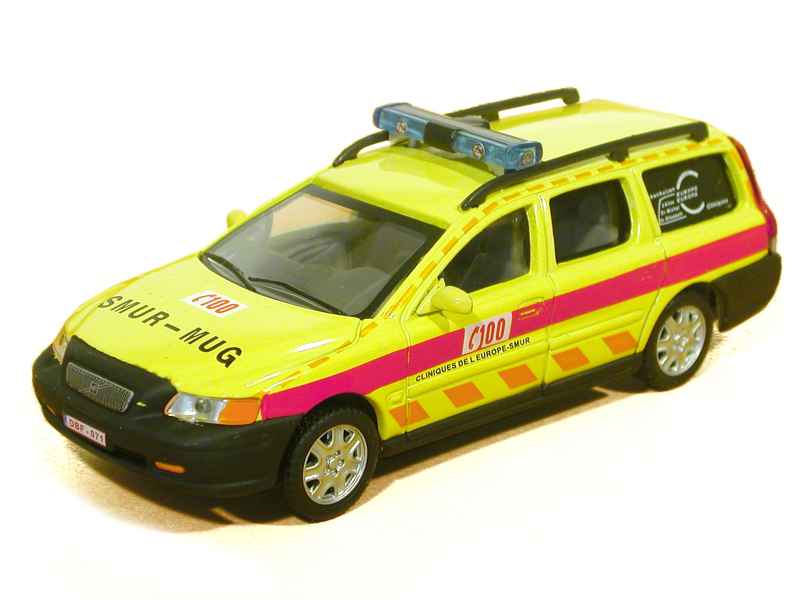 47287 Volvo V70 Ambulance Belge