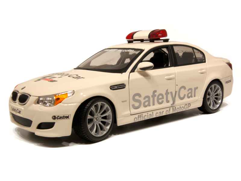 54110 BMW M5/ E60 Safety Car 2005