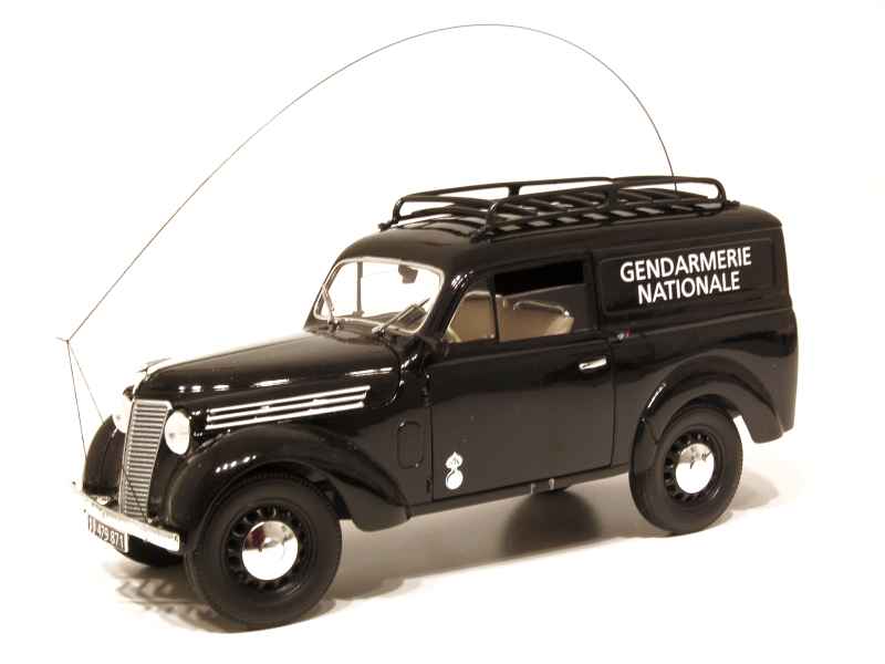 56370 Renault Juvaquatre Gendarmerie