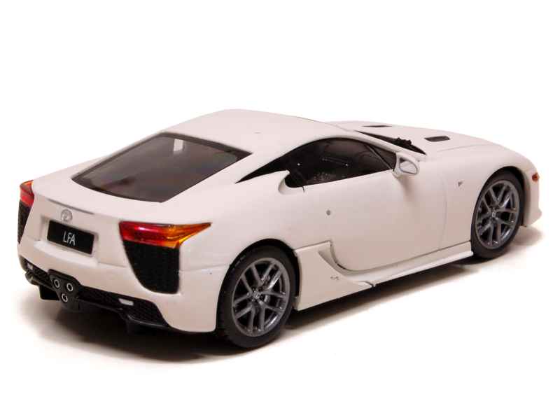 70468 Lexus LFA 2011