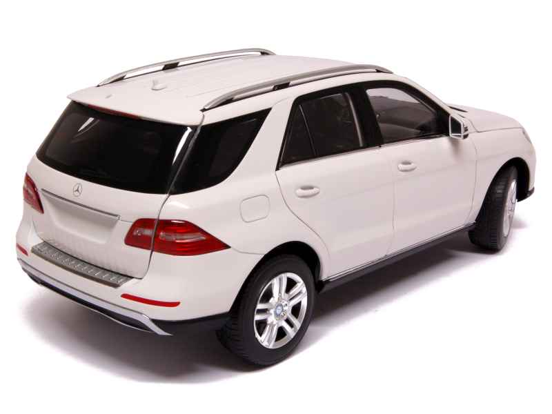 71991 Mercedes ML Class/ W166 2011