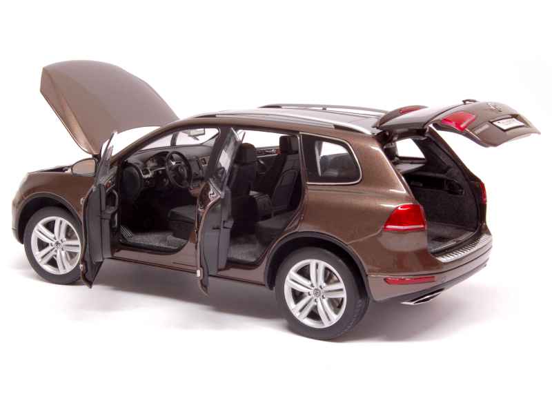 74084 Volkswagen Touareg FSi 2010