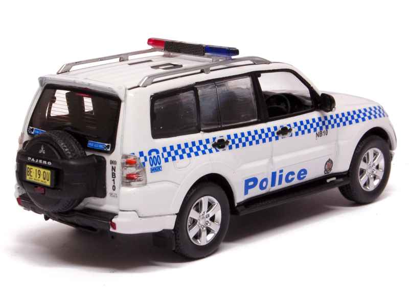 74226 Mitsubishi Pajero Police