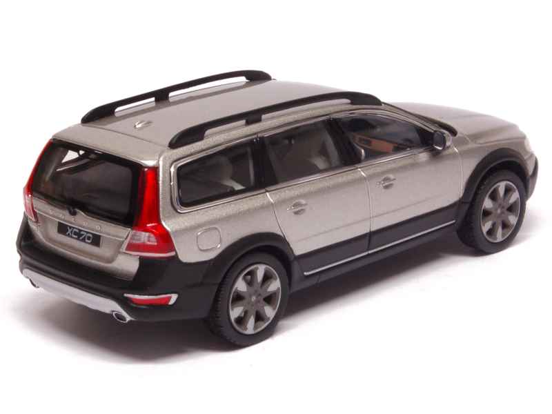 Volvo xc70 1 43