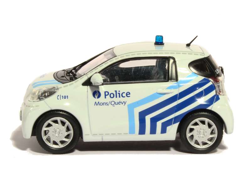 80606 Toyota IQ Police 2012