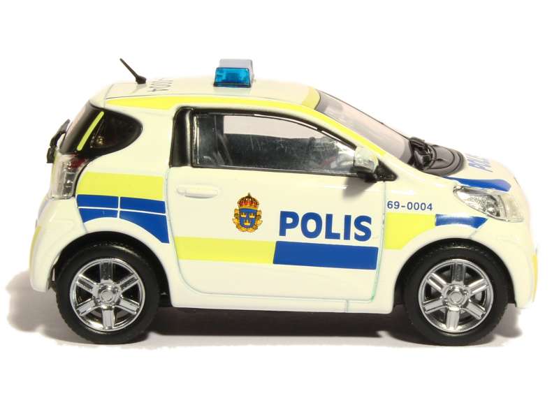 80610 Toyota IQ Police 2011