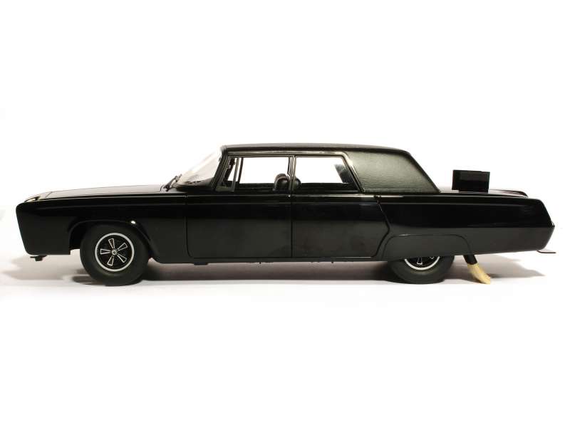 81039 Chrysler Crown Imperial Black Beauty 1966