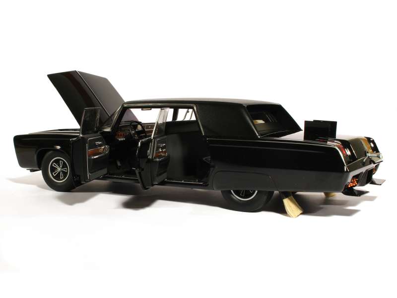 81039 Chrysler Crown Imperial Black Beauty 1966