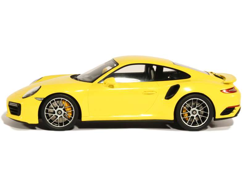 82447 Porsche 911/991 Turbo S 2016