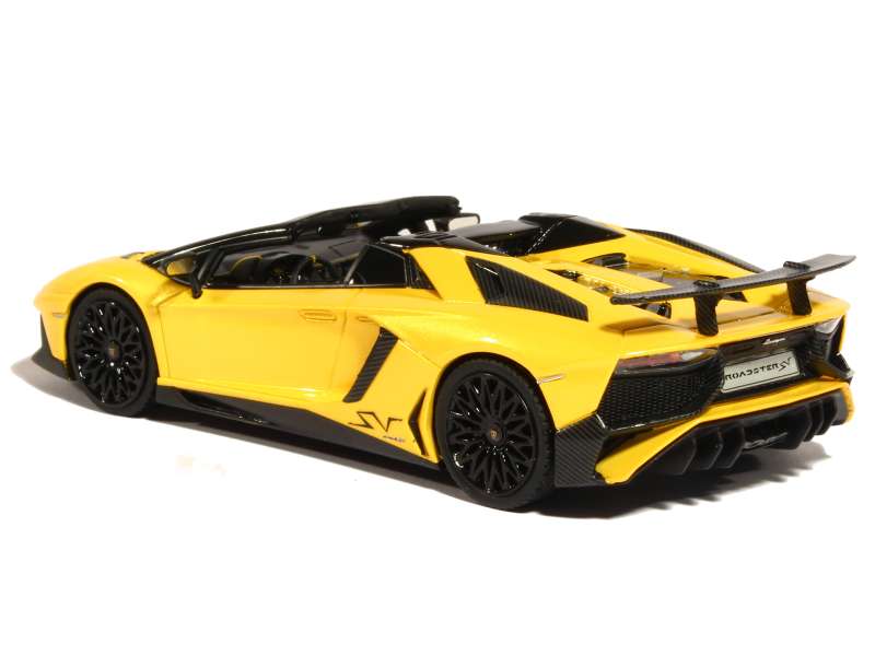 82657 Lamborghini Aventador LP 750-4 SV Roadster 2015