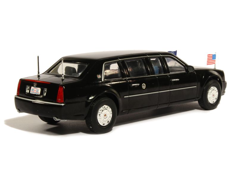 83138 Cadillac DTS Presidential Limousine 2009