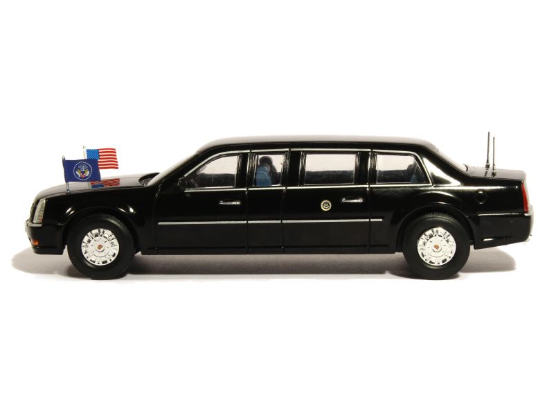 83138 Cadillac DTS Presidential Limousine 2009