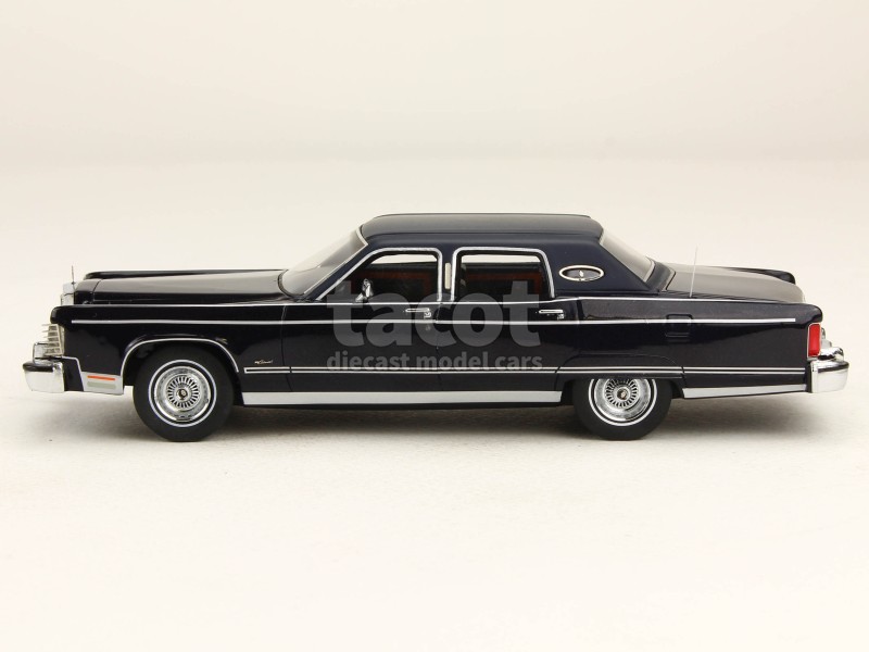 86952 Lincoln Continental Town Car 1977