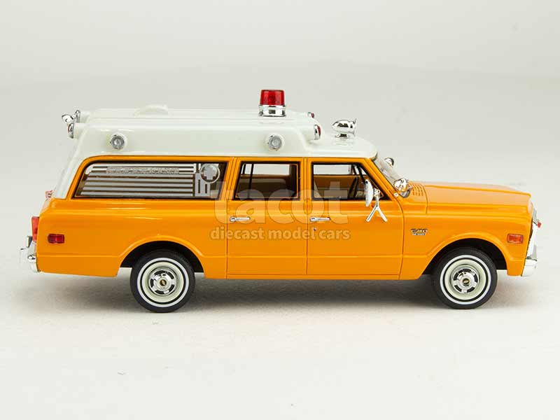 90839 Chevrolet Suburban Ambulance 1970