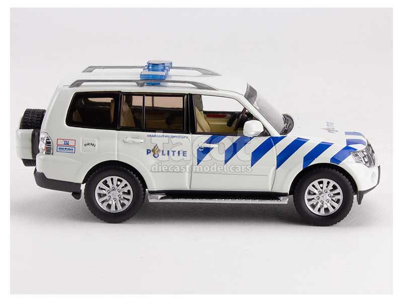 94067 Mitsubishi Pajero Police 2013