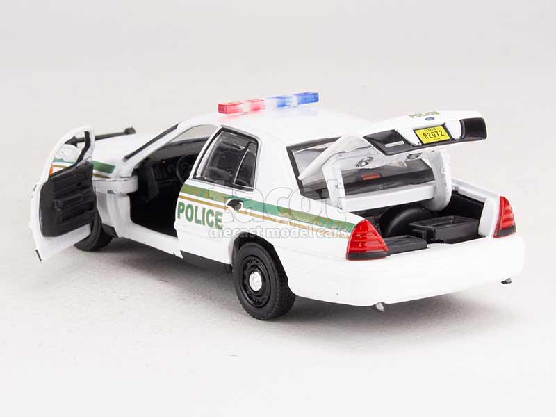 97243 Ford Crown Victoria Police 2001