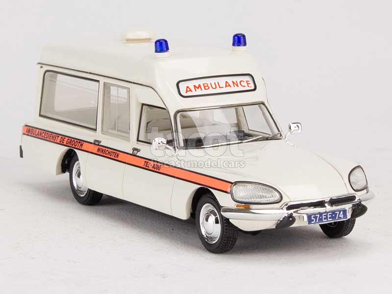 98096 Citroën DS23 Visser Ambulance 1974