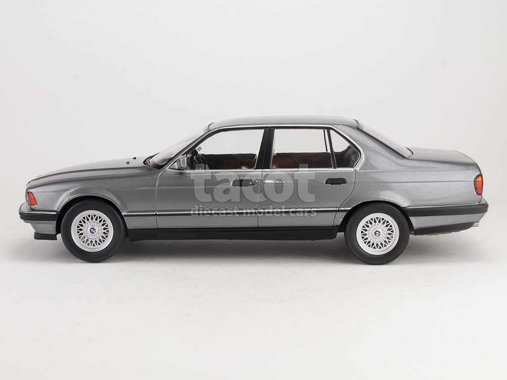 99022 BMW 740i/ E32 1992