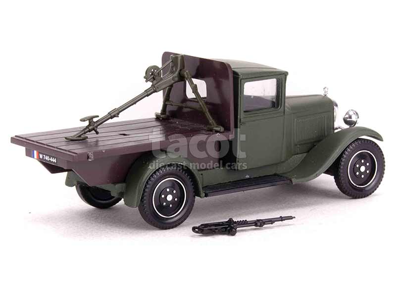 Le Citroën C4 F transport bâché militaire de 1940 en miniature Solido au  1/45e miniatures-toys
